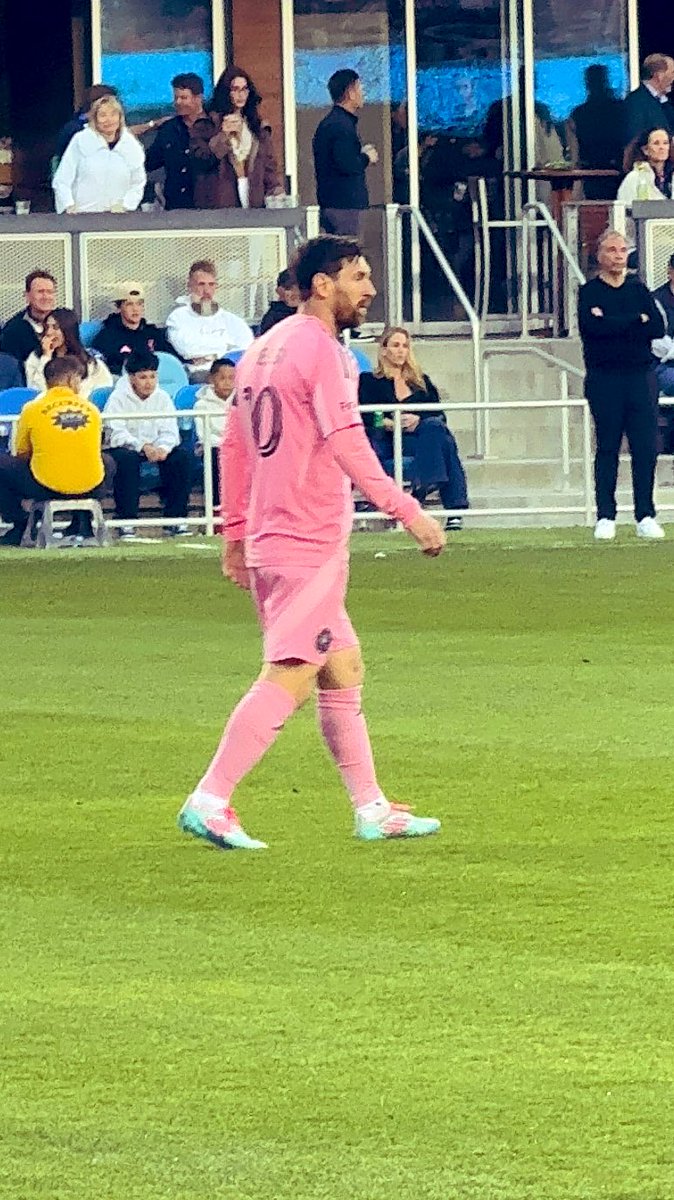 Messi/Miami at <a href="/SJEarthquakes/">San Jose Earthquakes</a> was awesome🤩⚽️  I took my dad to the game, and we both understood this was a once-in-a-lifetime experience. Plus, we met former 49ers player <a href="/VernonDavis85/">Vernondavis85</a> 🏈nice man. #sjearthquakes #quakes #vamossj #sanjose #mls #wearesanjose #forwardasone
