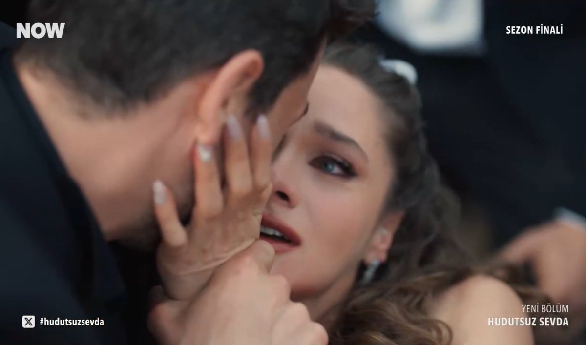 EliaCerGar28's tweet photo. I will never come to terms with this, or maybe I will, but not after a while and healing, for surre, it's gonna cost a good amount of time. 
They will forever be missed 😭💔
#HudutsuzSevda #HalZey #MirayDaner #DenizCanAktaş https://t.co/tIz6gfKPXe