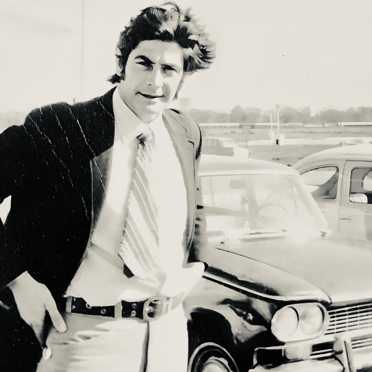 Falleció don Horacio Rey Mansilla (Buenos Aires, 1932 - Asunción, 2025), casado con Selva Fernández y padre de 5 hijos, entre ellos mi amigo Julio; fue el profesional responsable de la revolución del supermercadismo en Paraguay y un hombre bueno. Sentidos pésames a la familia