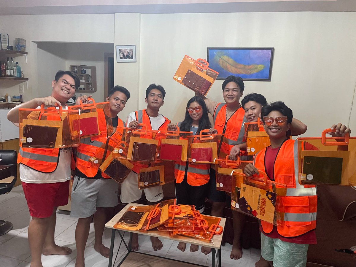 marktomas817's tweet photo. Cabanatuan Exodus are ready to initiate. 🔥

Sigm Everyone, This is what we will do with all our hearts, This is the sign left in us, to love, help and talk to others. Happy to see you all guys, We will give school supplies, for the Indigenous people, Leave commonly in mountain🧡 https://t.co/Mi9Ea5P5fq