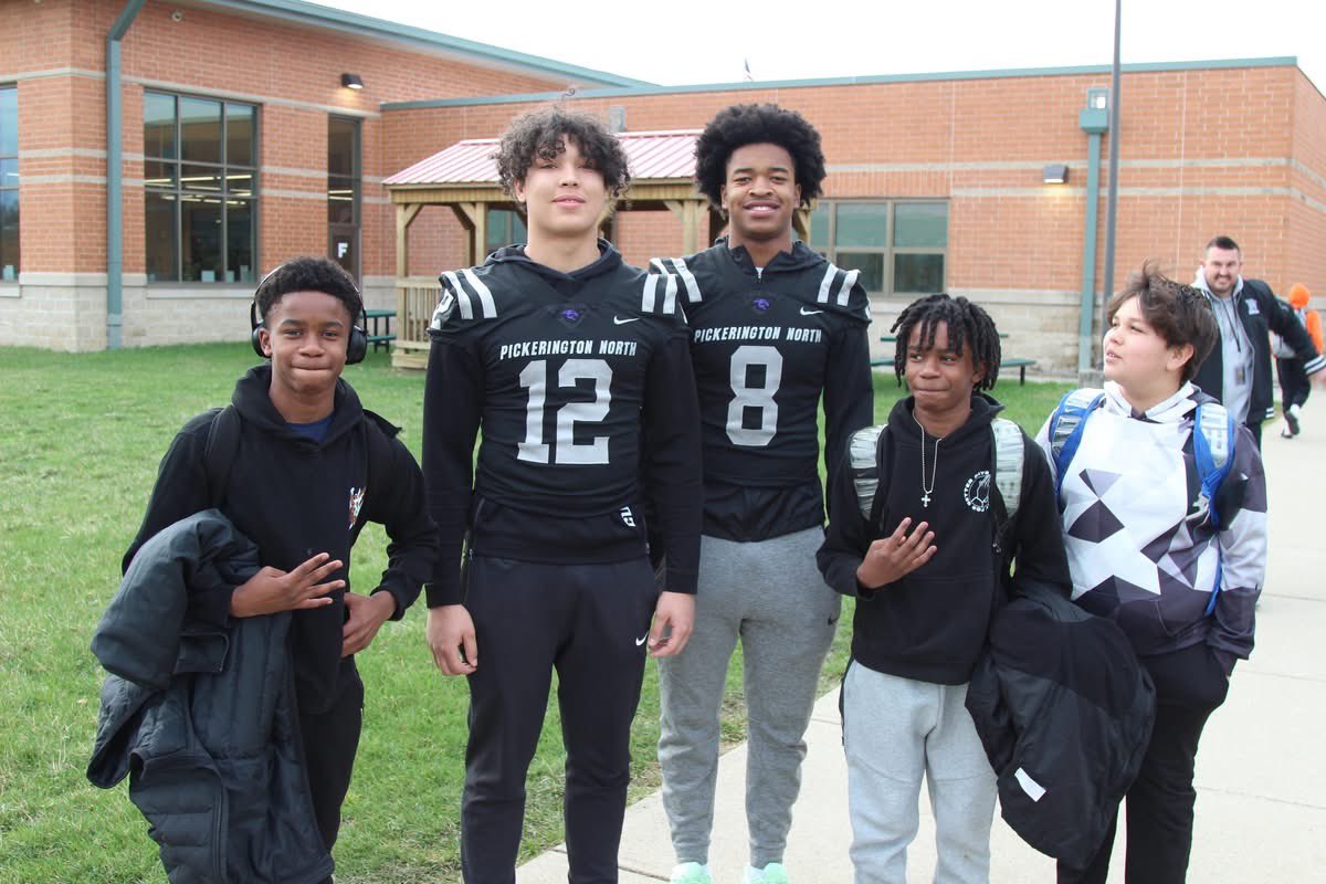 imonchill's tweet photo. Mason Conner x Miles Conner x Pickerington Football Team https://t.co/UC3tK2Lcwd