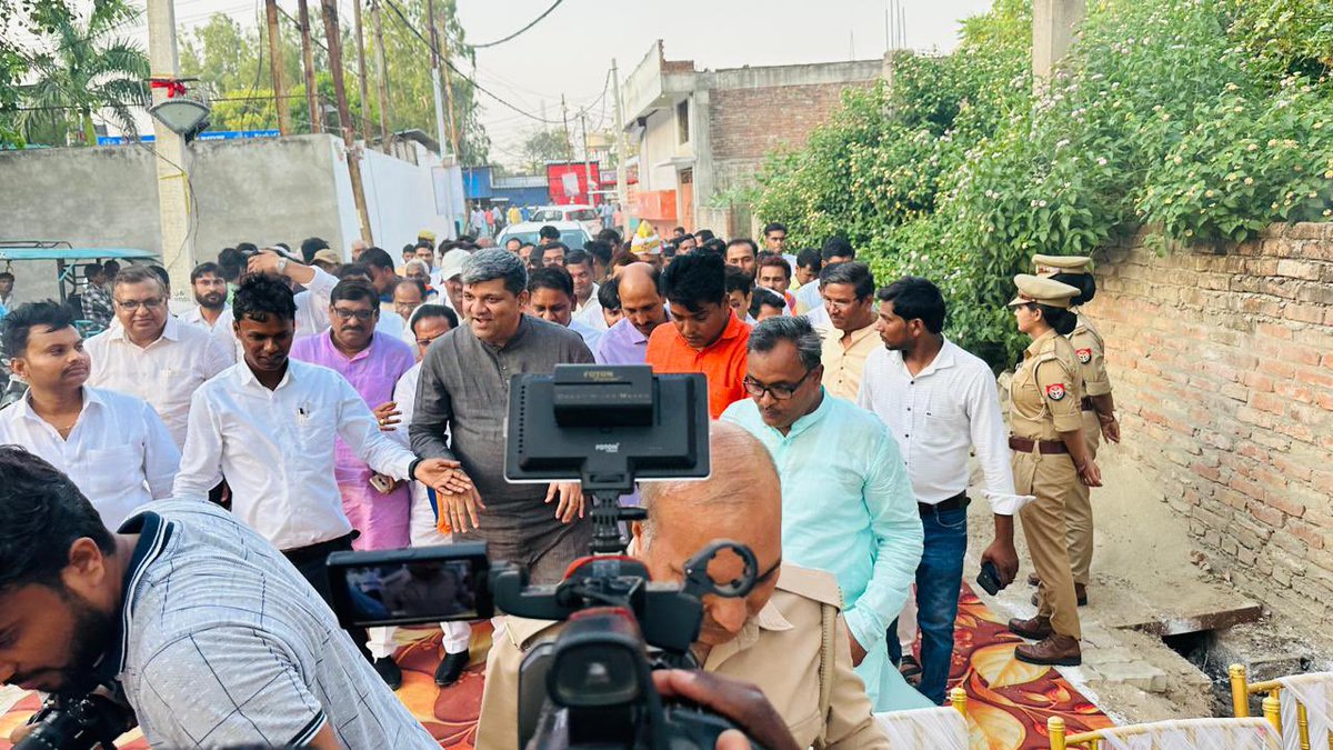 ErAshishSPatel's tweet photo. आज जनपद प्रयागराज के चक दोंदीनगर, अरैल मोड़, नैनी स्थित ‘धनवंतरी मल्टीस्पेशलिटी हॉस्पिटल’ का उद्घाटन कर स्वास्थ्य क्षेत्र में एक नई सुविधाओं का शुभारंभ किया।

यह अस्पताल क्षेत्रीय जनता को बेहतर चिकित्सकीय सुविधाएं उपलब्ध कराने की दिशा में एक महत्वपूर्ण कदम है। https://t.co/BjegDFdBau