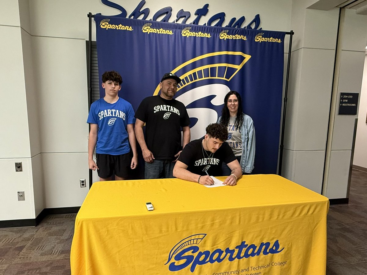 Coach Cresap tweet media