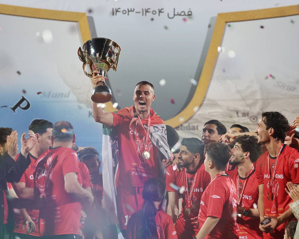 tabrizone's tweet photo. سال آینده این تصویر مجددا تکرار خواهد شد❤️🚜👑 https://t.co/usBSXmDOGw