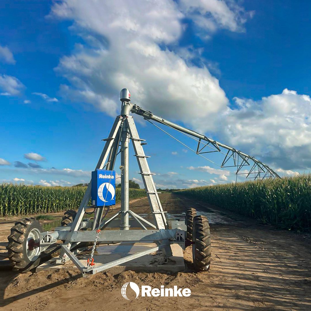 Reinke_Irr's tweet photo. Experience the flexibility of towable pivots in your fields! 🚜 Maximize coverage and efficiency with adaptable irrigation solutions. #TowablePivot #FieldFlexibility https://t.co/fTOHz6cCYp