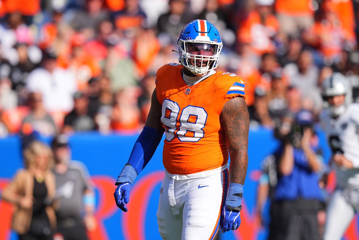 Mile High Huddle (@milehighhuddle) on Twitter photo Key #Broncos in a Contract Year: Projecting DL John Franklin-Myers' Payday | via <a href="/BobMorrisSports/">Bob Morris</a>
READ: si.com/nfl/broncos/ne… Key #Broncos in a Contract Year: Projecting DL John Franklin-Myers' Payday | via <a href="/BobMorrisSports/">Bob Morris</a>
READ: si.com/nfl/broncos/ne…