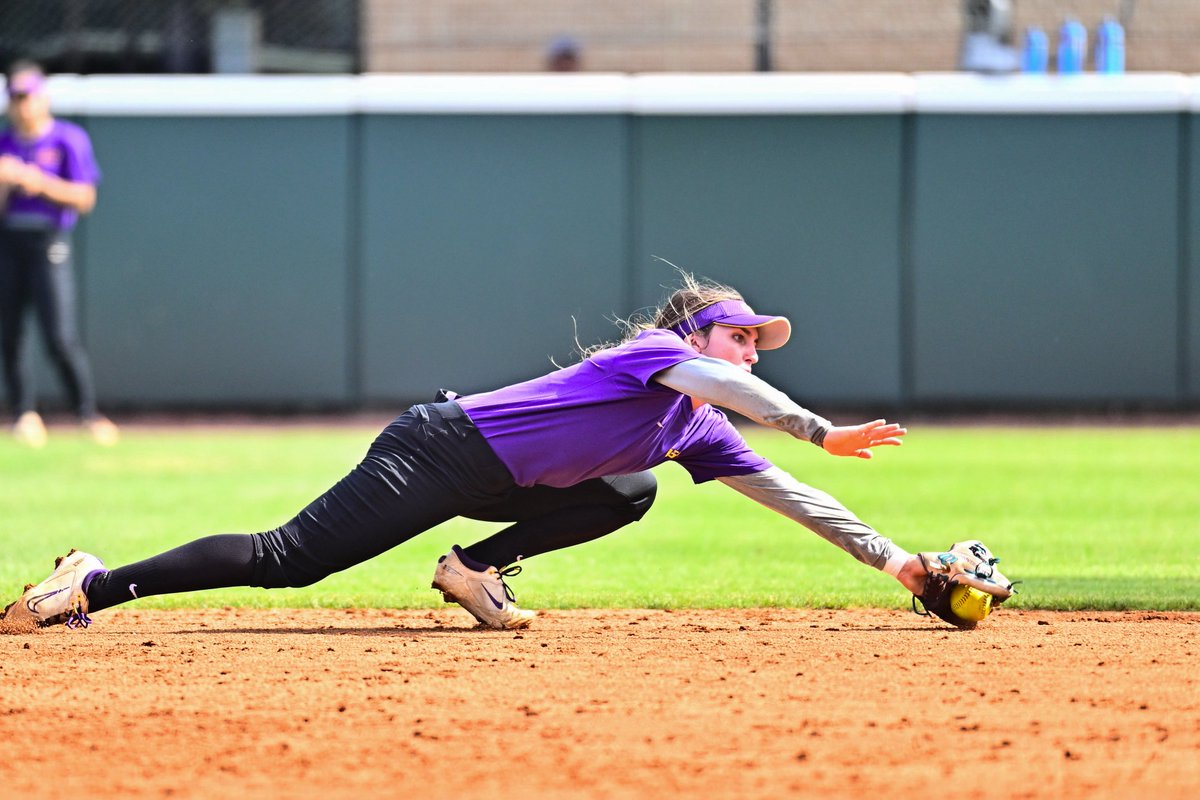LSUsoftball's tweet photo. β³ Postseason Loadingβ¦
#Volume33 https://t.co/8XCgnHxqqR