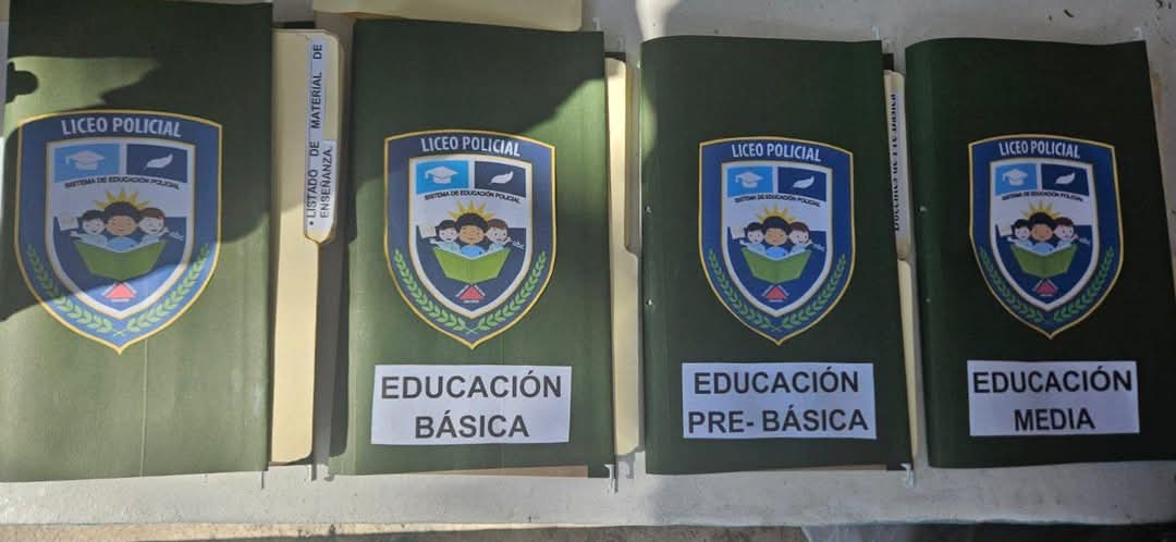 El Liceo Policial: una realidad que beneficia a la Niñez y juventud

Los hijos de los policías, incluyendo a los fallecidos serán beneficiados con educación bilingüe gratuita. 

El Diario Oficial La Gaceta, ha publicado el Acuerdo de Creación del Liceo Policial.