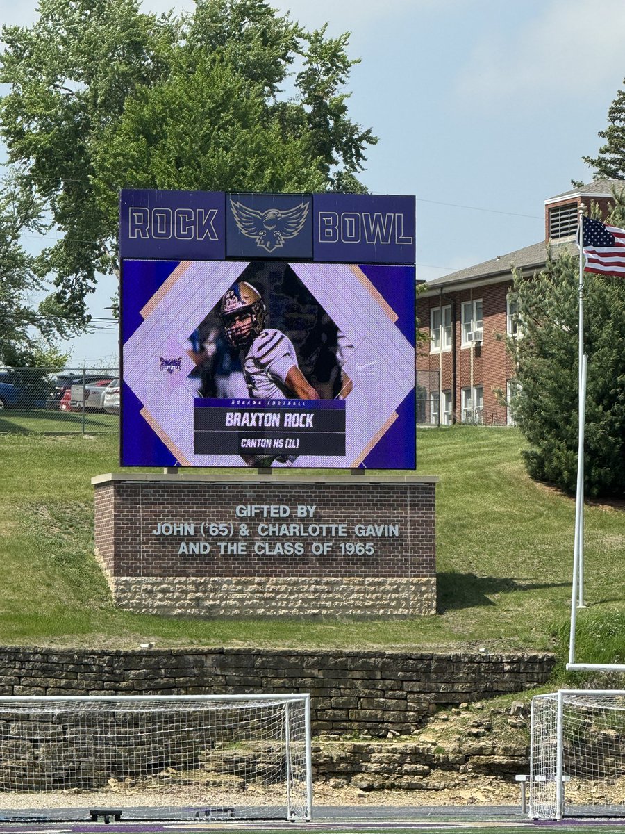 Thanks you <a href="/CoachJPWR/">Coach Powers</a> and <a href="/LorasCollegeFB/">Loras Football</a> for having me out for a jr day visit
