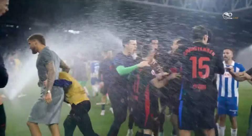 وانا مفكر انها دموع مشجعين ريال مدريد