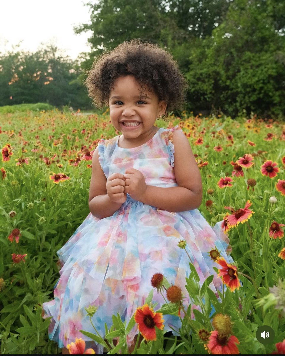 freezyb44's tweet photo. flower child 🌸🥹 https://t.co/OC6aHV35Rh