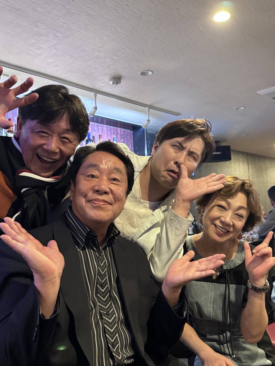 毎週土曜日朝7時から、サンテレビ『プレミアム歌謡ショー』放送します。是非観てくださいね!
撮影当日のオフショット✨

#サンテレビ #プレミアム歌謡ショー #プラザオーサカ #谷ちえ子 さん #渚月あかり さん #サニーたけし さん #ブルー さん #美怜さくら さん #幸田和也