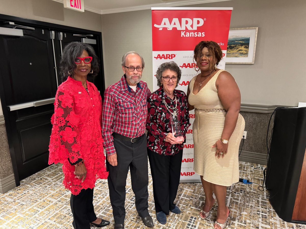 Do you know a Kansas volunteer age 50+ who is making a powerful difference in their community? Nominate them for the 2025 Andrus Award! Submit your nomination by July 15, 2025, at spr.ly/6010NggXK. #AARPKS #AndrusAward #VolunteerRecognition