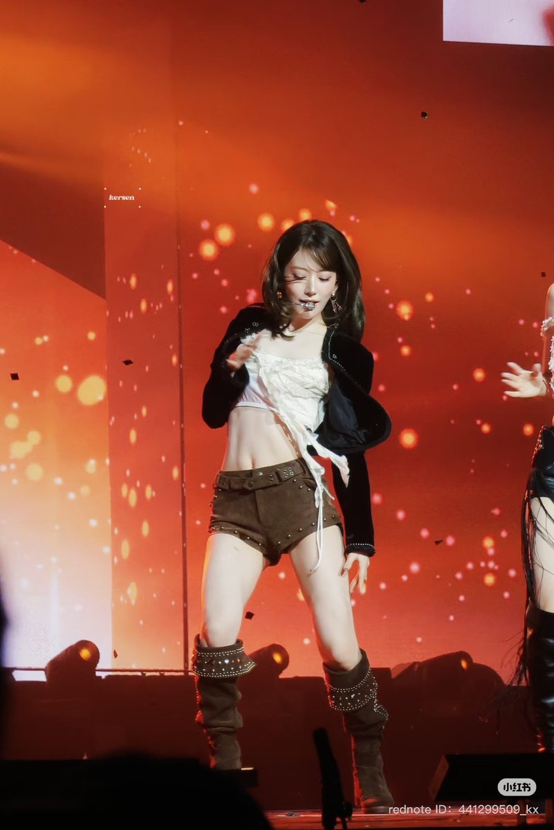 kpop moments that could kill a sapphic tweet media