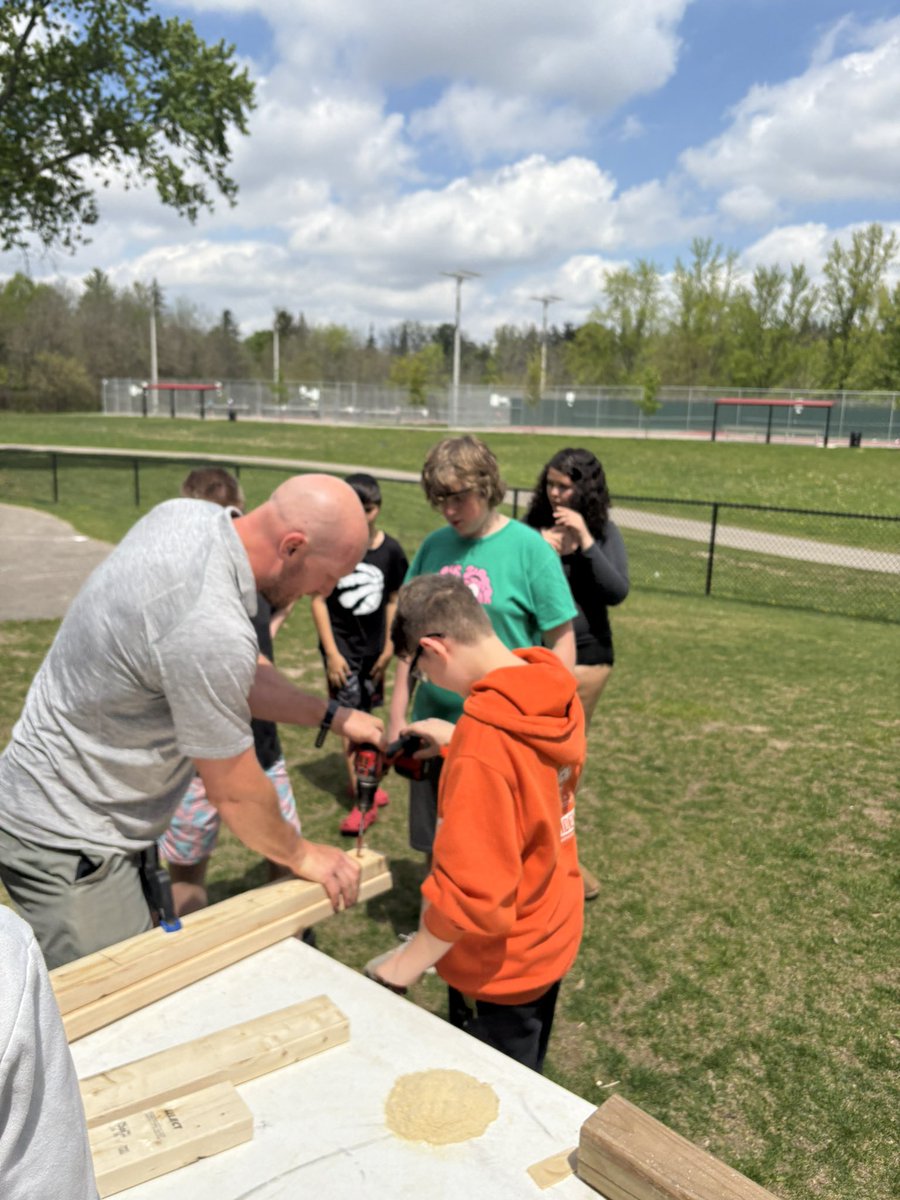 msmacintyree's tweet photo. Thank you @assumptionlion for this incredible wood working experience! ⚒️🔩🦺 https://t.co/2MNEQYc0XU
