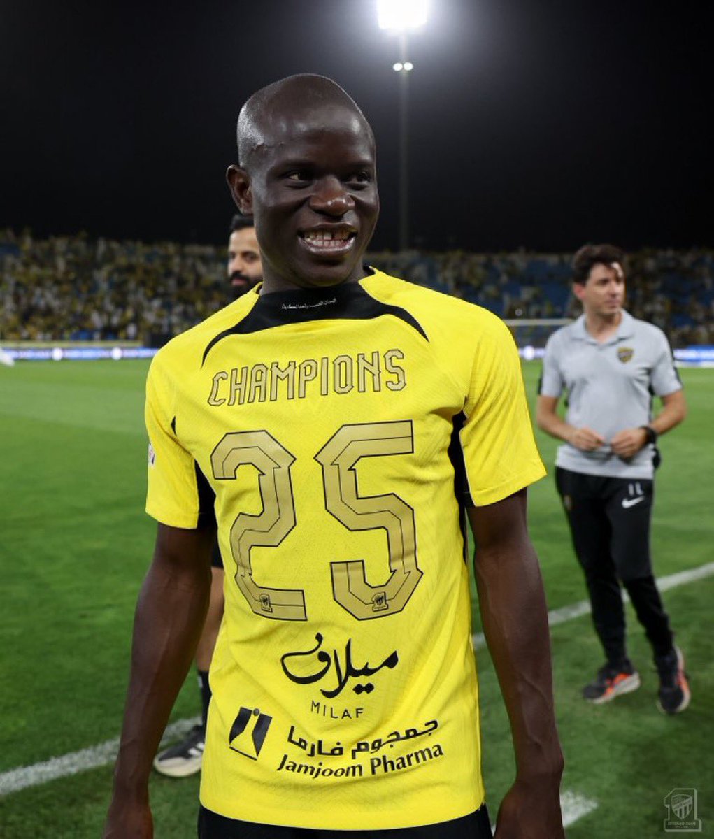 كانتي  نجم الموسم و فارس  كل الليالي  💛
 #الاتحاد_بطل_اقوي_دوري