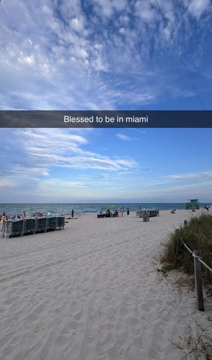 DebKate019's tweet photo. #DayInLife #Miami https://t.co/PUGmxO2WF3