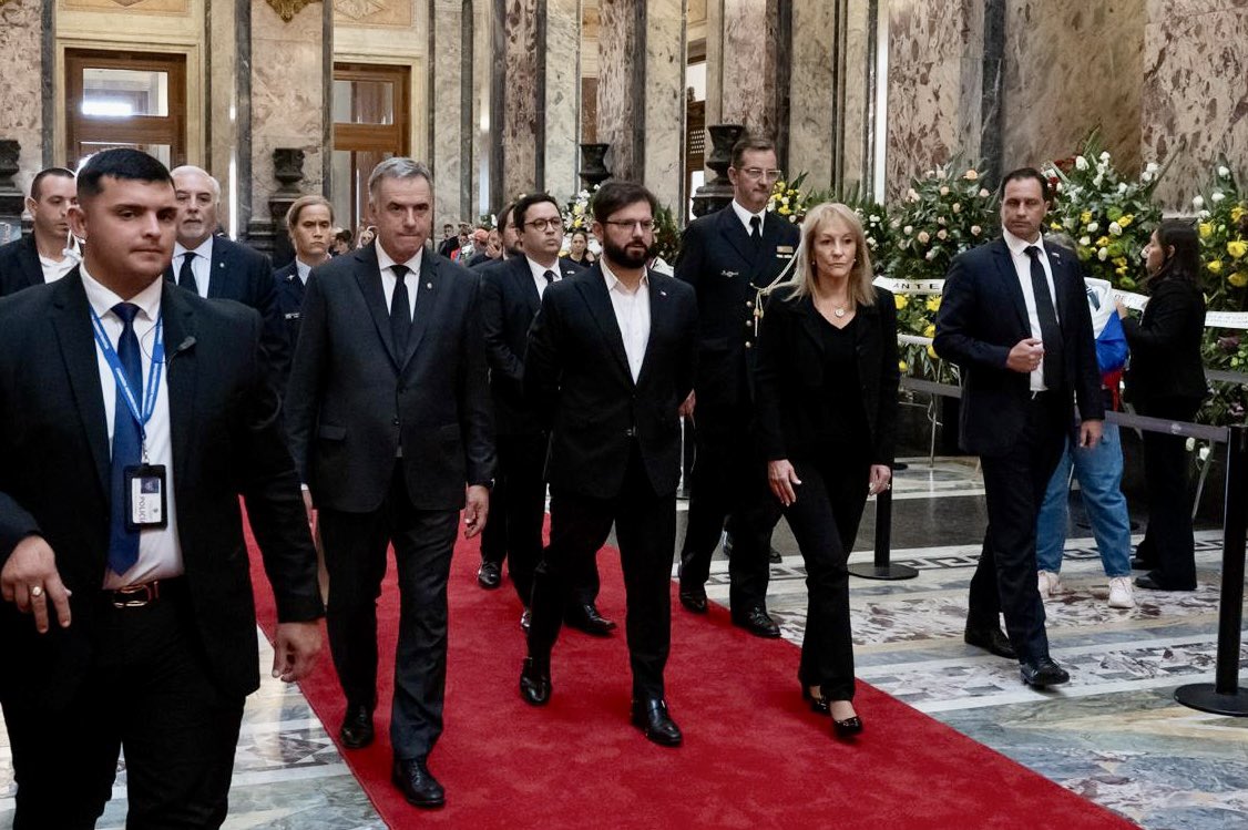 Embajada Chile en Uruguay tweet media