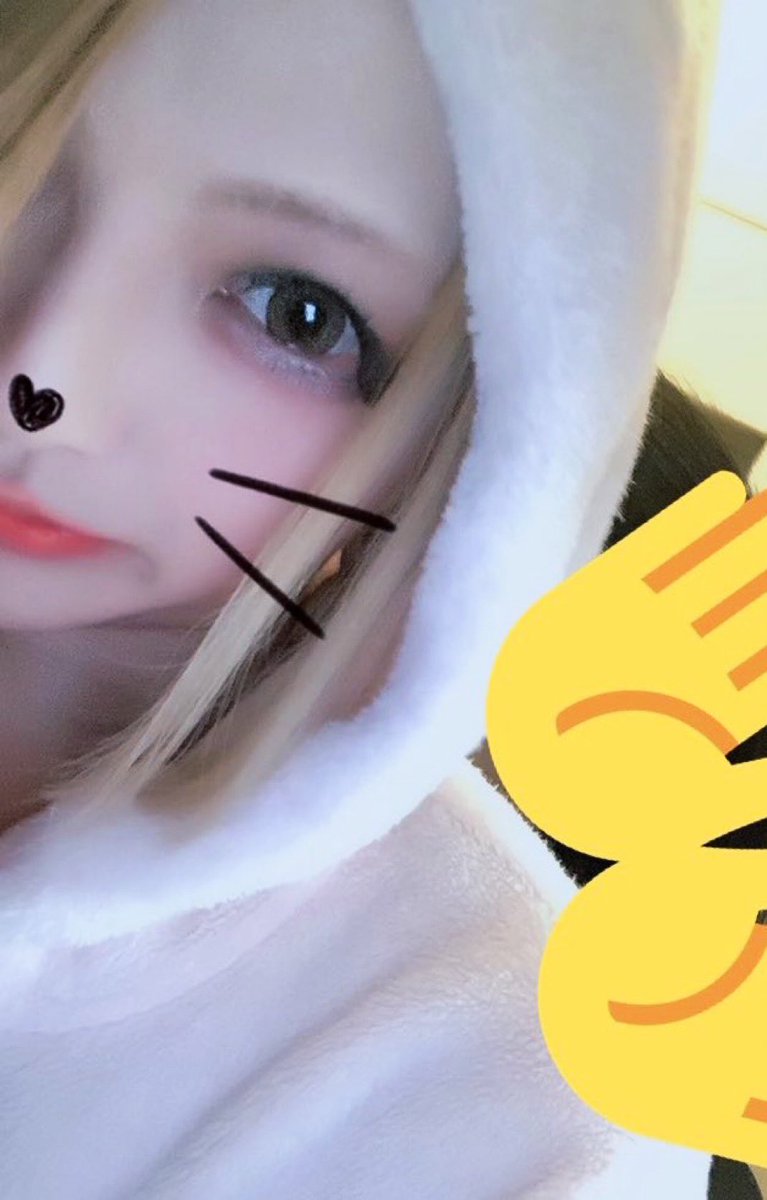 好き？

#男の娘 #女装 #ニューハーフ 
#ladyboy #男扮女装
#여장 #らぶりつから気になった人お迎え 
#無言フォロー大歓迎
#雰囲気1mmでもいいと思ったらいいね