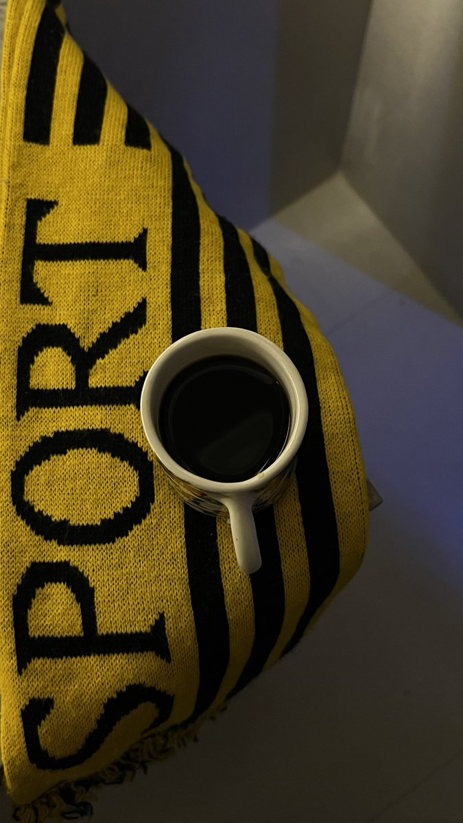 D_Artt9's tweet photo. والليل من فرحُه عريس.. ليلة الاتحاد💛💛💛 https://t.co/vKXlyVQdyq