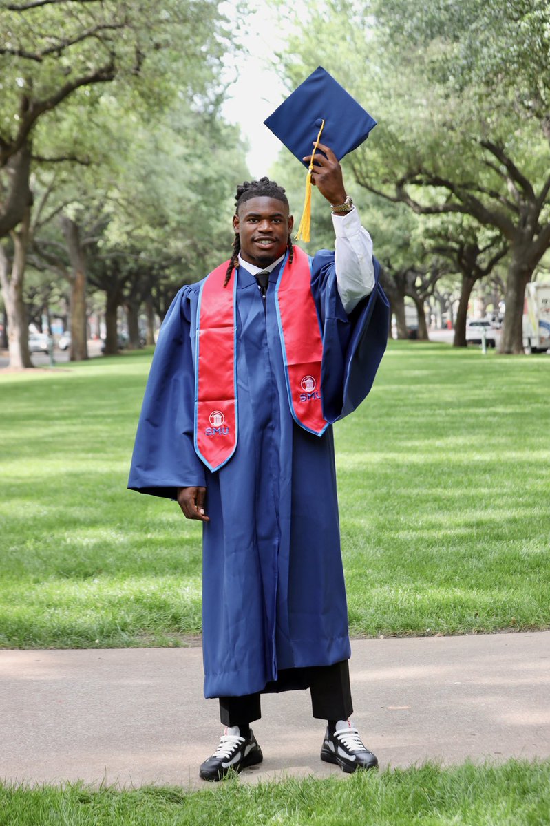 it_zaay's tweet image. I come from nothing thank God for putting the football in my hands and opening doors for me. #SMU #2025Grad