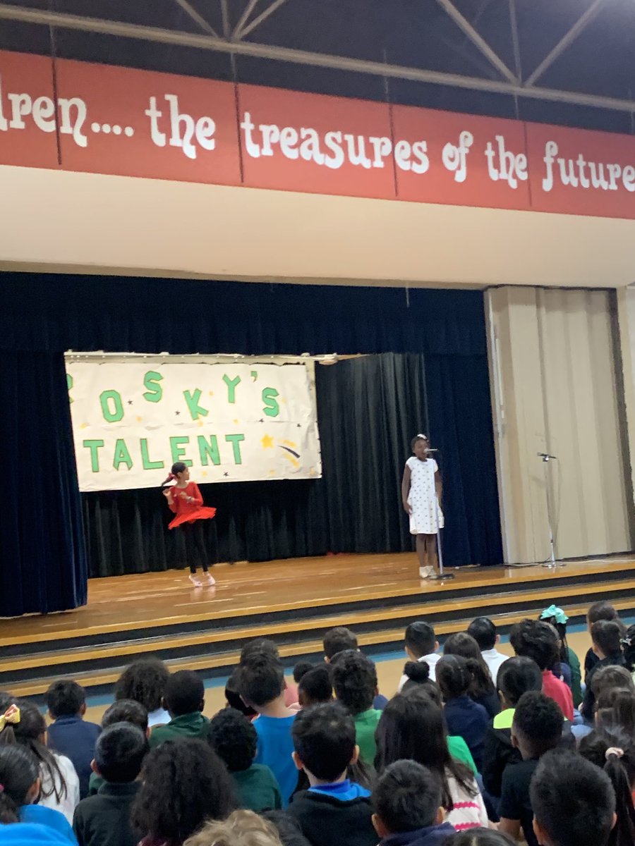 MsWu_'s tweet photo. @PetroskyPirates  1st talent show. Full of talented participants! #PirateProud#AliefProud#WeAreAlief https://t.co/Jt381IaJ2l