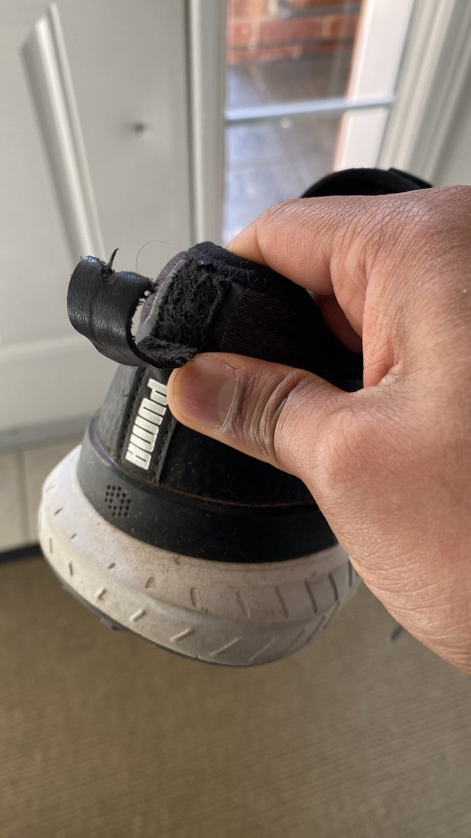 ronnieroops's tweet photo. @PUMAGolf can you send me new shoes? These broke. https://t.co/6ppojZL7qE