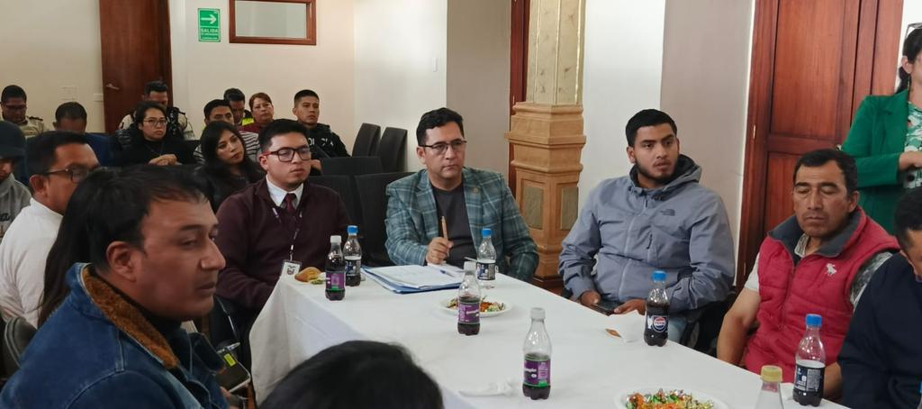 Inten_Pichincha's tweet photo. 📈 Intendente en territorio 🌍

La Intendencia de Policía de Pichincha forma parte de la Red Interinstitucional de Seguridad creada en el cantón Cayambe con la finalidad de articular acciones tendientes a la prevención del delito dentro de las competencias establecidas legalmente https://t.co/1jZUTLbam2