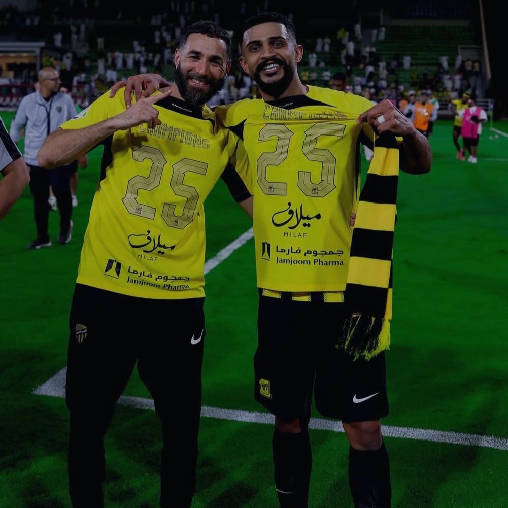 ياخي الرخوم ذولا يعني ياليت مستواك ممتاز عشان استحي شوي اتكلم لا رخمه وحاط لايك الله يقلع ابو الغبنه الله يعجّل بخروجكم من النادي يالزلايب