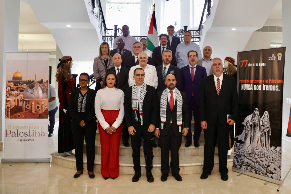 ALBATCP's tweet photo. #Noticia | A 77 años de la Nakba: ALBA-TCP defiende la libertad de Palestina y llama a la defensa de su territorio

Caracas, 15 de mayo de 2025.- Este jueves se realizó en la sede de la Secretaría de la Alianza Bolivariana para los Pueblos de Nuestra América-Tratado de Comercio de los Pueblos (ALBA-TCP) la actividad «77 años de la Nakba: Resistencia y Memoria. Palestina pertenece a los Palestinos, nunca nos iremos».

#15May 
🔗https://t.co/3jCc1I4xQG