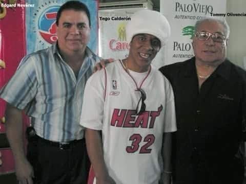 Conferencia de Prensa previa al Día Nacional de  la Zalsa 2005 dedicado a Tommy Olivencia y al compositor Roberto Angleró. Tuve la oportunidad de dirigir musicalmente " La Primerísima" y también en esa ocasión Tego Calderon tuvo una presentación en el tema "Plante Bandera" 🎺