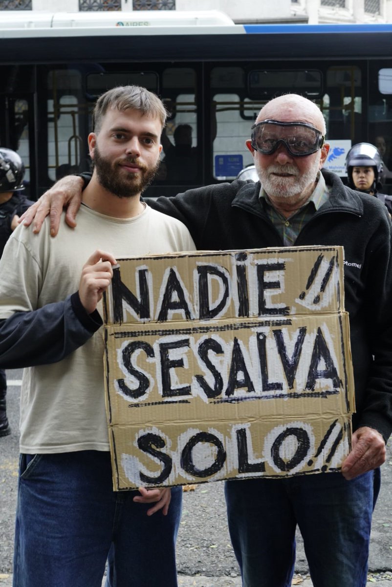 JavierGabino's tweet photo. Que los slogans salgan de las pantallas a la realidad, votá el domingo a quienes los ponen en practica! #LucaALaLegislatura https://t.co/jD2WIXg6Z3