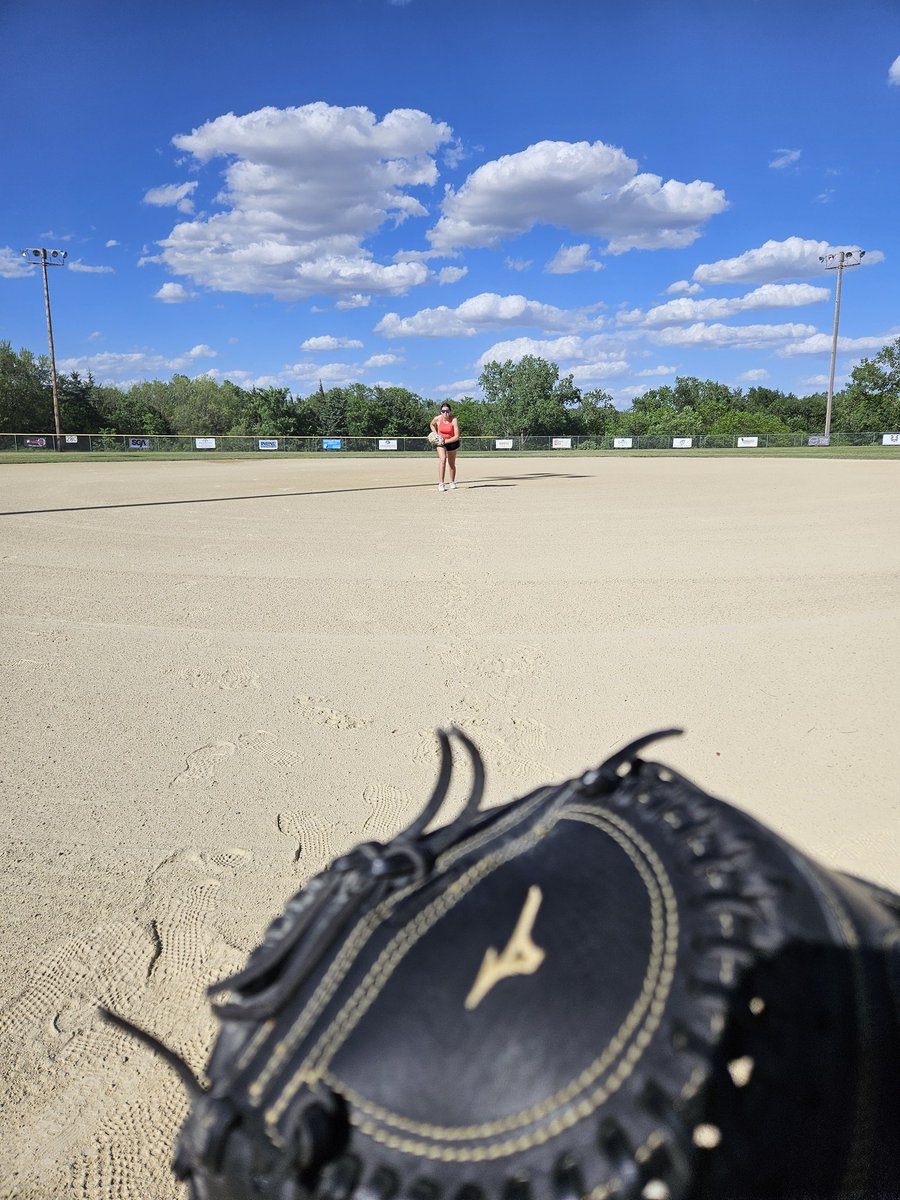wrich04's tweet photo. It's warm and breezy but I've got the best seat in the house. https://t.co/jRlz70zcvM