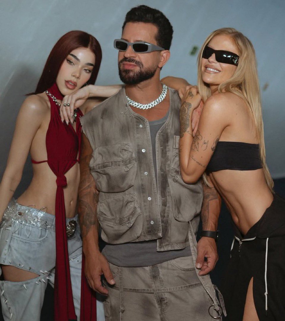 kosmaxii's tweet image. 🚨NUEVA TENDENCIA
5 comentarios por persona

BATE OUT NOW