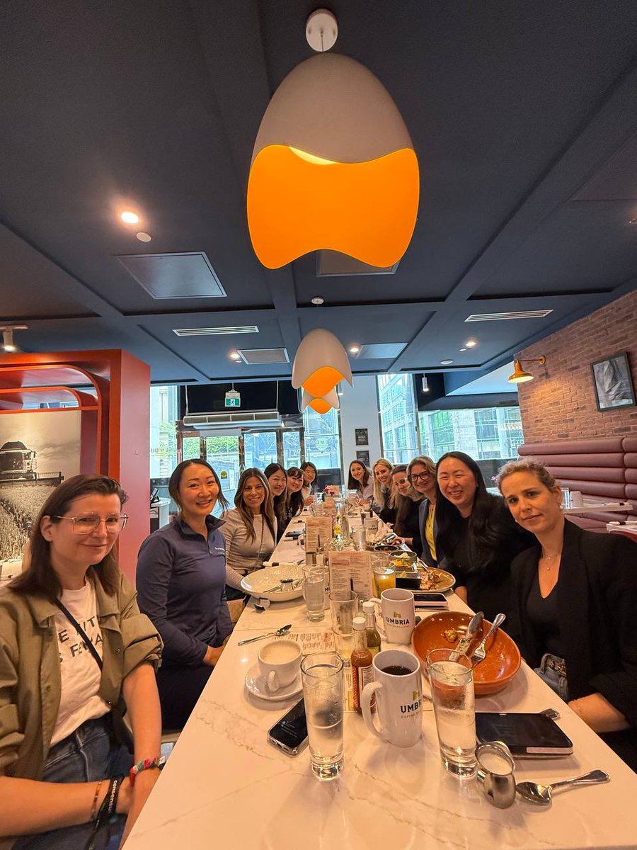 lei_lei0904's tweet photo. Thanks to @nierfiti at @alumniventures for hosting a nice Crypto Mamas breakfast at #ConsensusToronto #cryptomama
Glad the @GoKiteAI Kite AI bull is getting some love https://t.co/t4p43wPxQ9