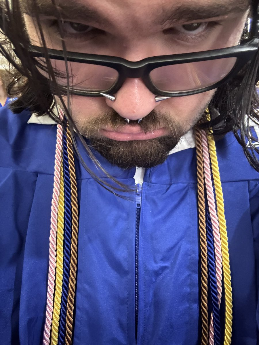 PanEdgeHardCore's tweet photo. Watching peak @ graduation #roh https://t.co/9X1XXwtdli