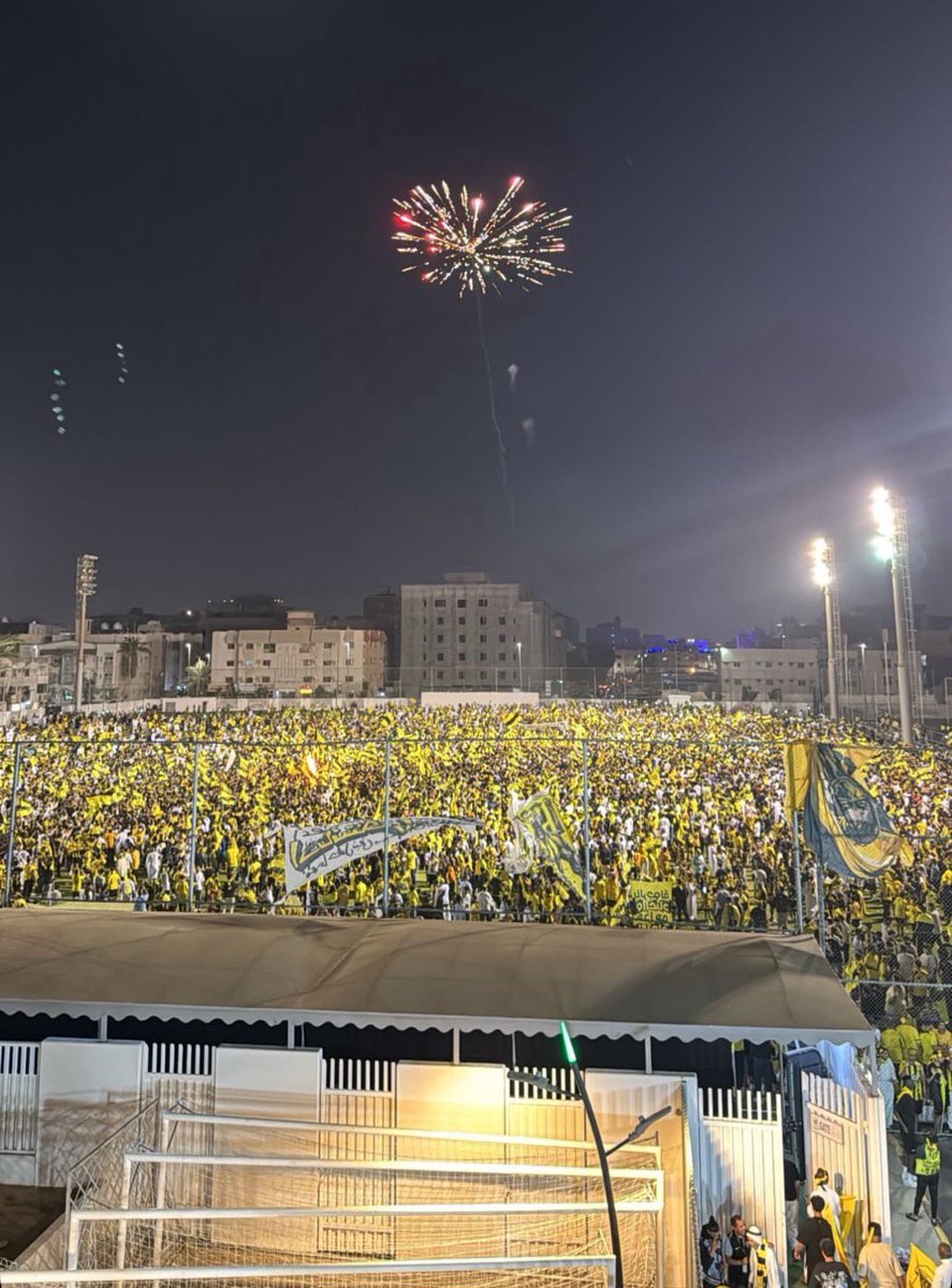 جده از يلو 💛🖤😍

#الاتحاد_بطل_اقوى_دوري