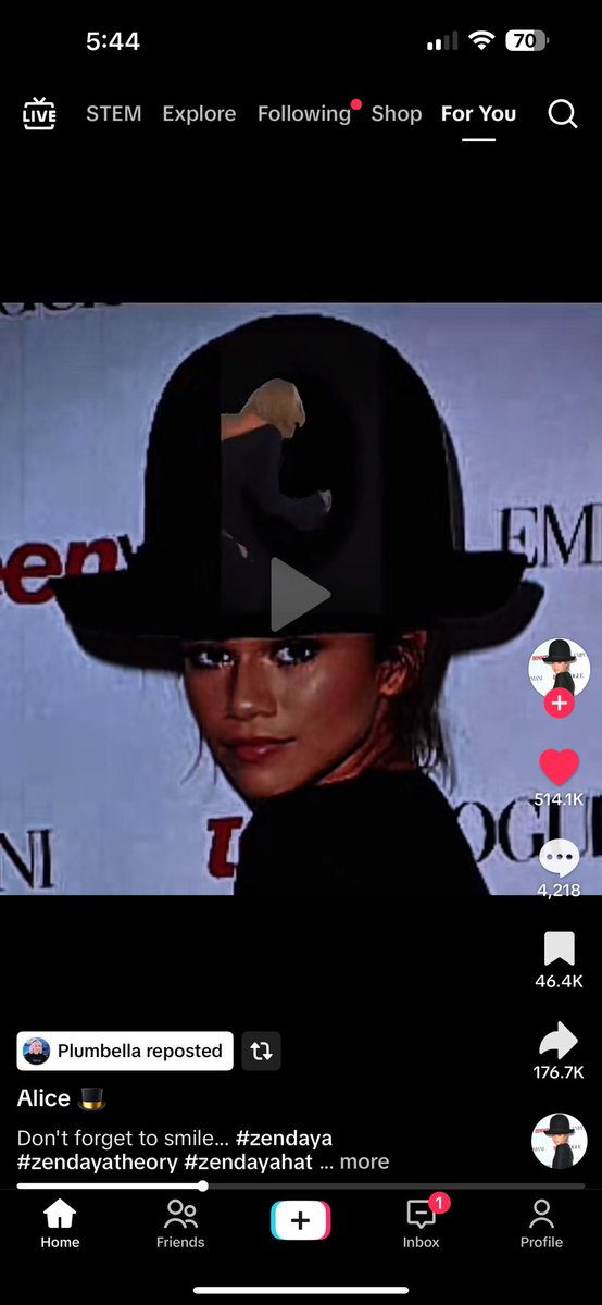 plumbella being on this side of TikTok is so funny to me😭 don’t forget to smile 😊