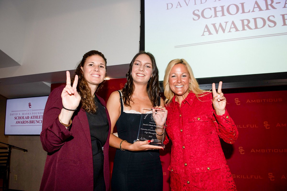 ADJenniferCohen's tweet image. Awesome morning celebrating our Marks Scholars and the incredible impact of the David X. Marks Foundation!
So inspired by our student speakers @HarrisonHornery for reminding us of the importance of loyalty and Gigi for inviting us to embrace the discomfort in being bold βοΈπ