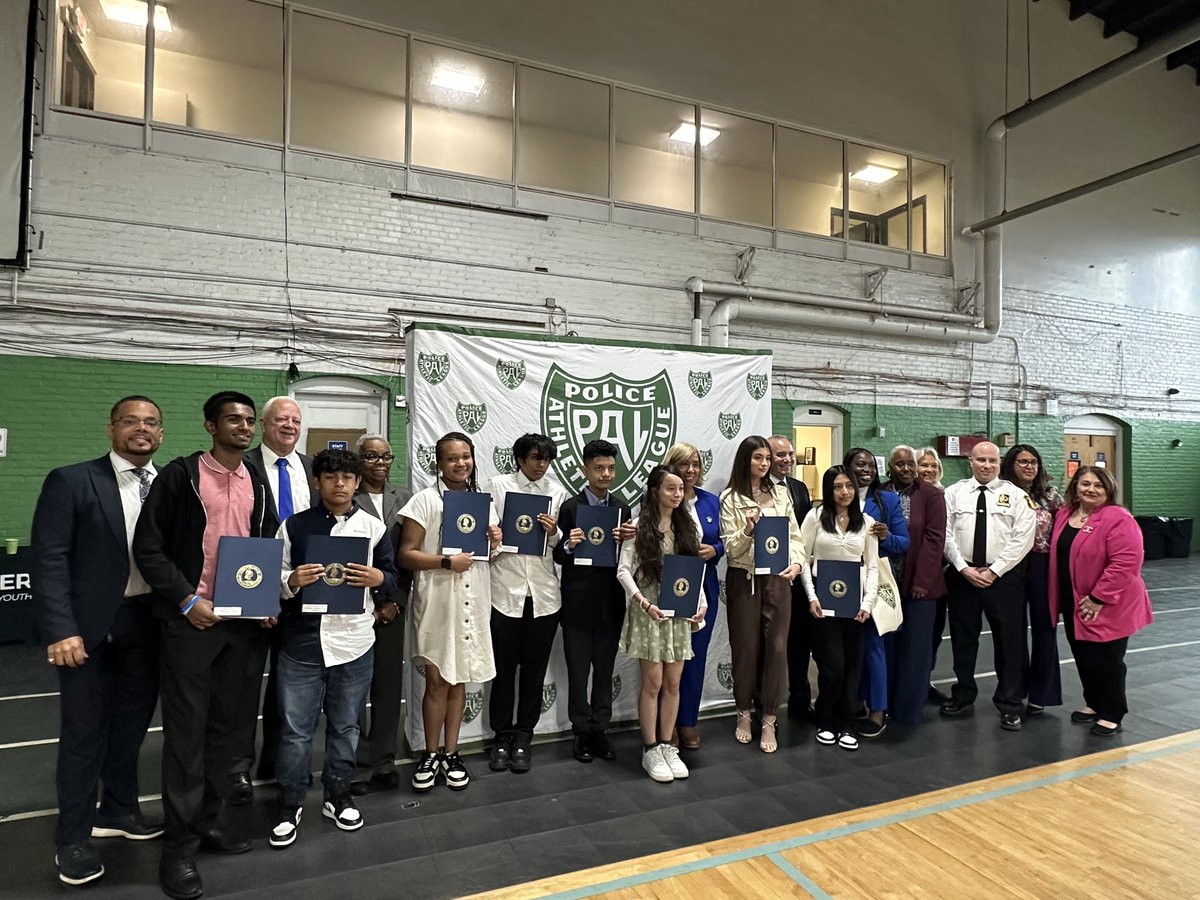 Dr. Frank O. Hernández (@drf_hernandez) on Twitter photo Congratulations to the <a href="/YonkersSchools/">Yonkers Public Schools</a> winners of the Leadership Essay Contest. They served as honorary Police Commissioner & Captain of the Day among others. Great ideas to improve our city. What a life changing experience for our students. Kudos! <a href="/AnibalSolerJr/">Aníbal Soler, Jr.</a> Congratulations to the <a href="/YonkersSchools/">Yonkers Public Schools</a> winners of the Leadership Essay Contest. They served as honorary Police Commissioner & Captain of the Day among others. Great ideas to improve our city. What a life changing experience for our students. Kudos! <a href="/AnibalSolerJr/">Aníbal Soler, Jr.</a>