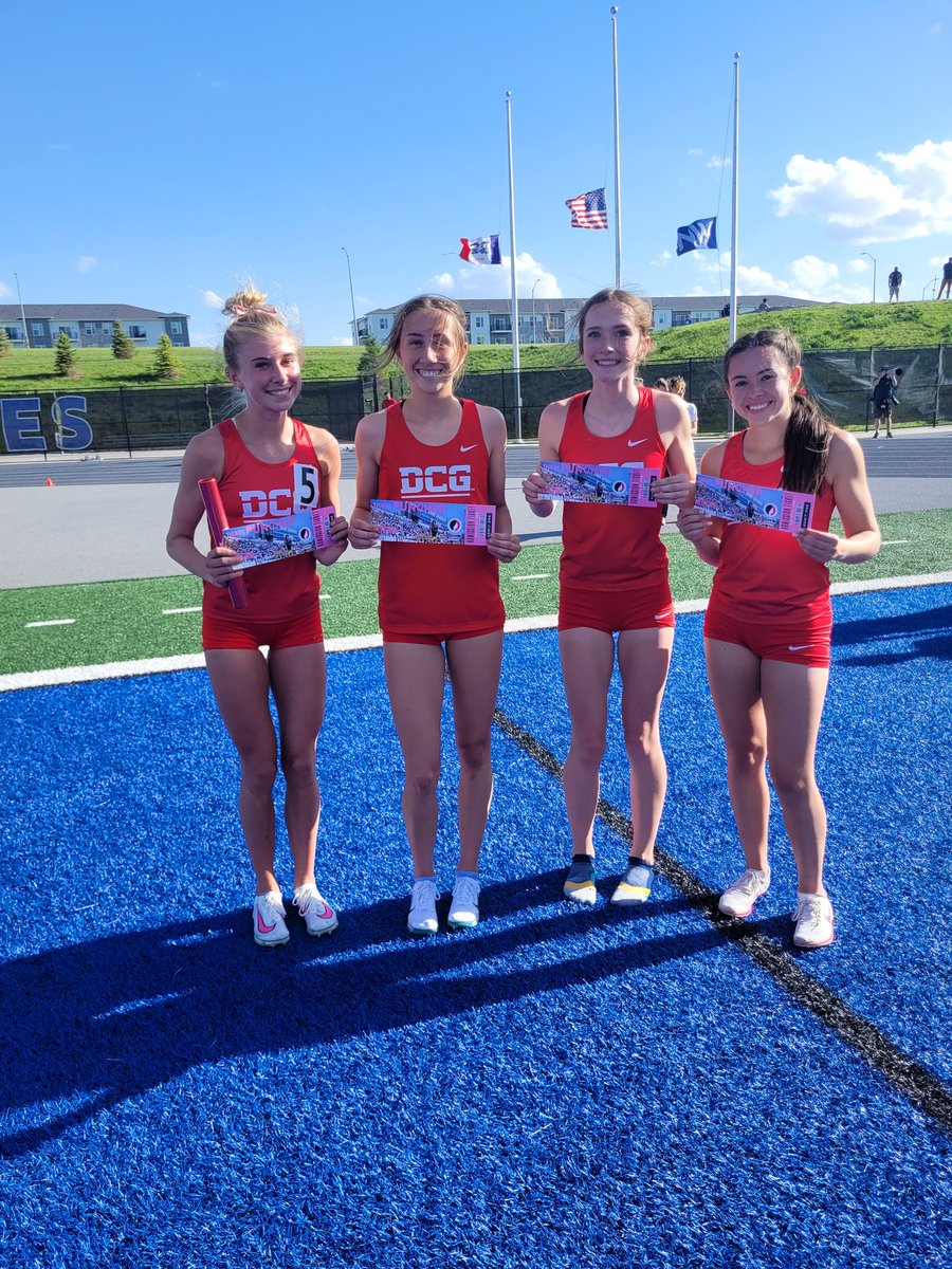 4x8 punches their ticket by winning in a time of 9:24.86! Great race by Maddy, Leighton, Addison and Piper!