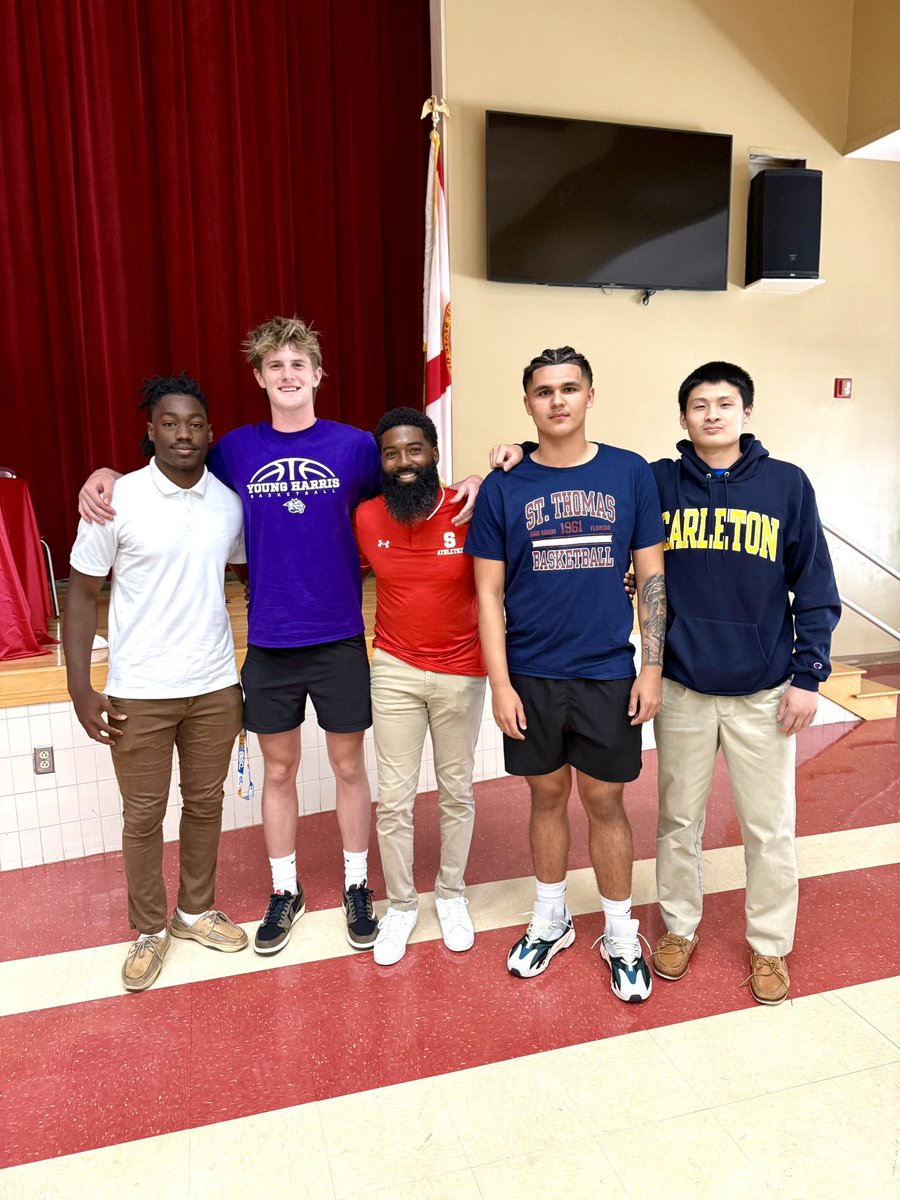 Russell Powell tweet media