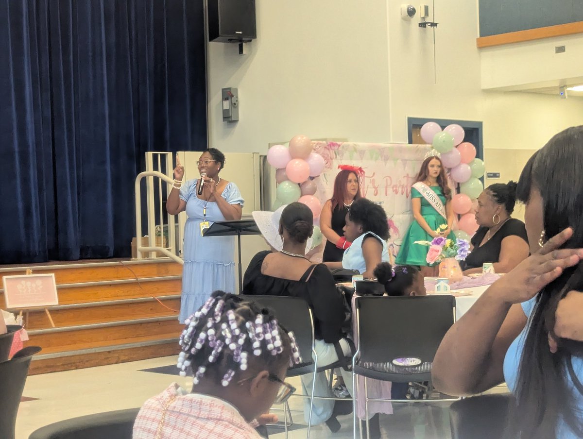 drsumaracase's tweet image. Blooming Bonds tea party at School 54! Girl Power at its finest!