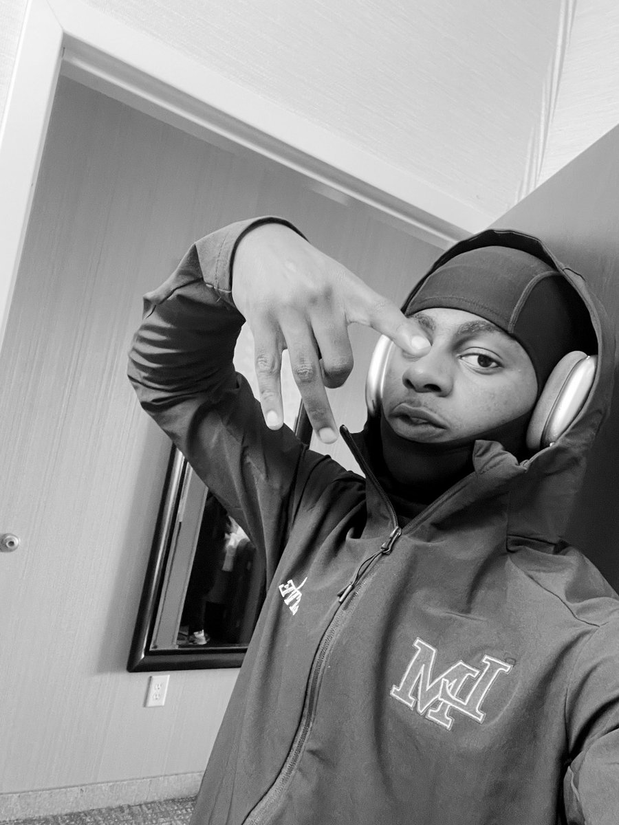 block (@fatthugging3x) on Twitter photo 