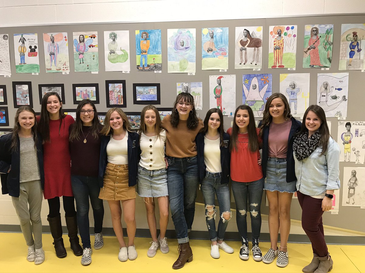 Mrs. Porter tweet media