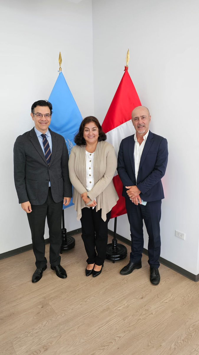 En Lima 🇵🇪, junto a <a href="/ElkinVelasquezM/">Elkin Velásquez</a> sostuvimos un productivo encuentro con <a href="/rossanadudziak/">Rossana Dudziak</a>, Coordinadora Residente de @onuperu. Dialogamos sobre cómo fortalecer la cooperación técnica y alinear las acciones del Sistema ONU con las prioridades urbanas del Perú.