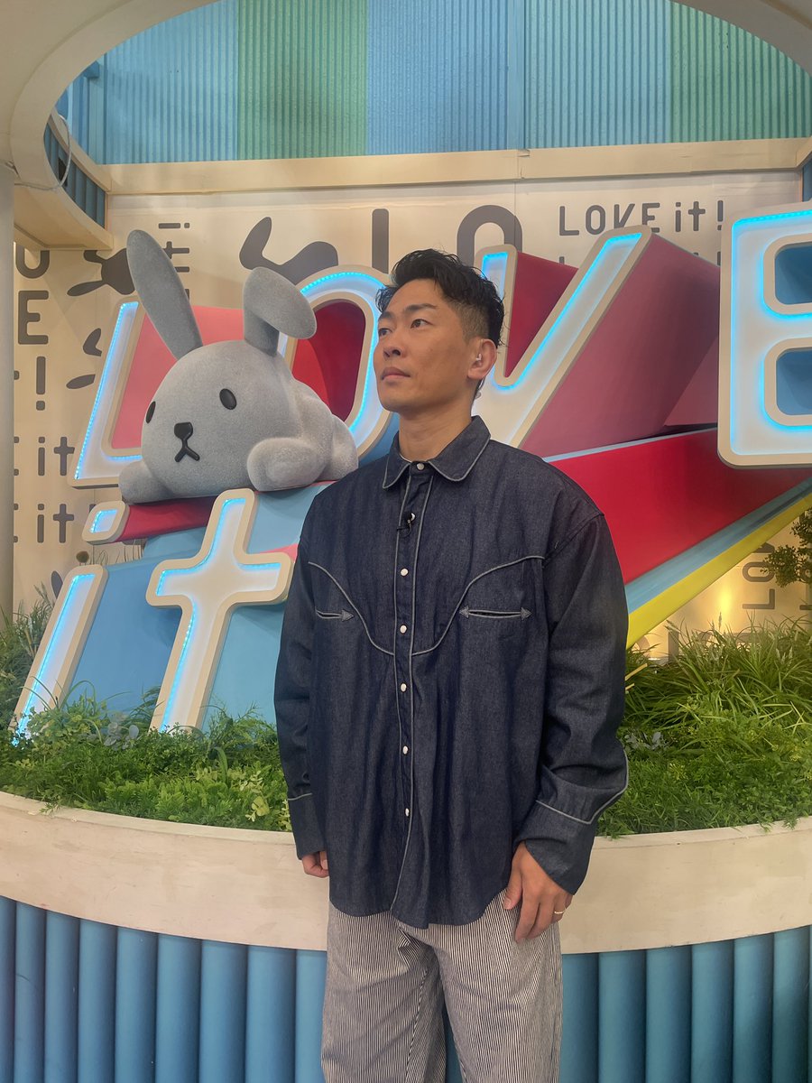 本日も #ラヴィット よろしくお願いします！

明後日の方向をみつめるジャンポケ太田！
今日は少し緊張気味です🥹👍