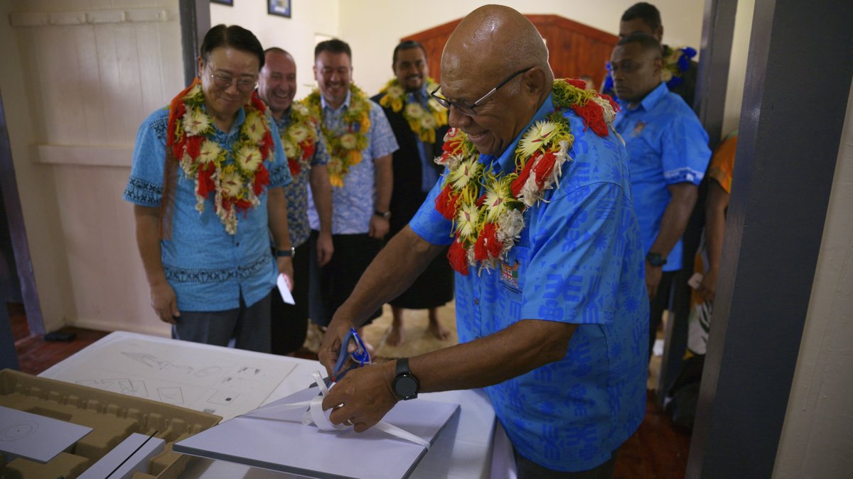 UNDP_Pacific's tweet photo. This week the Prime Minister of Fiji launched a new District Officer Quarters and the @MRMDFiji satellite internet program, which will provide reliable internet to civil servants and community members in #Rotuma. (1/2) https://t.co/N16djgmEMA