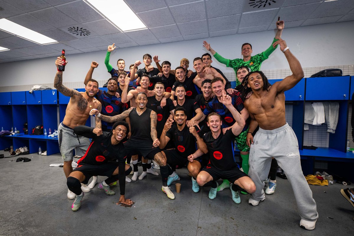 CAMPEONES! CAMPEONES! OLÉ! OLÉ! OLEEEEE!