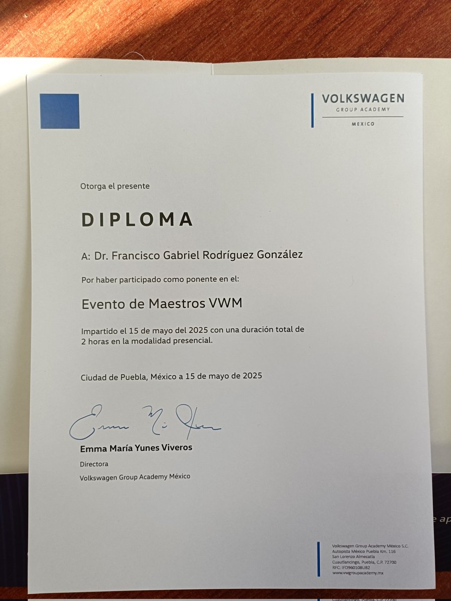 fgrodriguez's tweet photo. Hoy tuve el privilegio de dar una ponencia sobre IA y educación a más de 200 capacitadores de la VW Group Academy en su evento del día del maestro. #UDLAP https://t.co/xuz6RylaYV